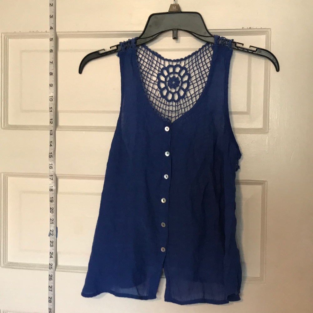 Blue mesh tank